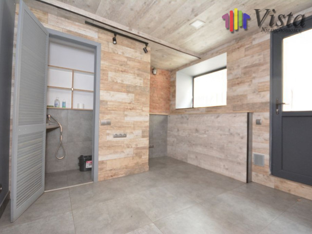 Lokal użytkowy 12 m² po remoncie, parter kamienicy
